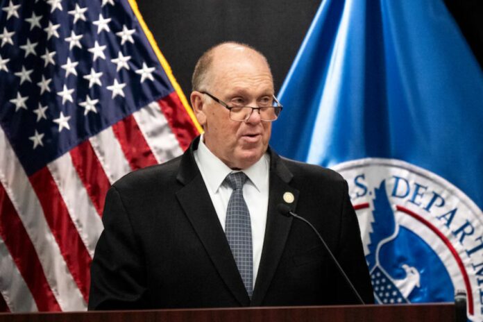 Etats-Unis : l’émissaire de Trump annonce la fin des opérations anti-immigration à Minneapolis