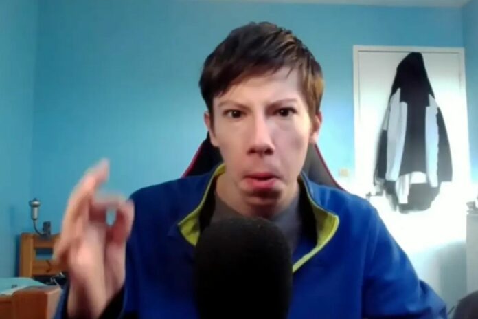 France : le YouTubeur Jojo Sucre a frappé sa mère en plein direct