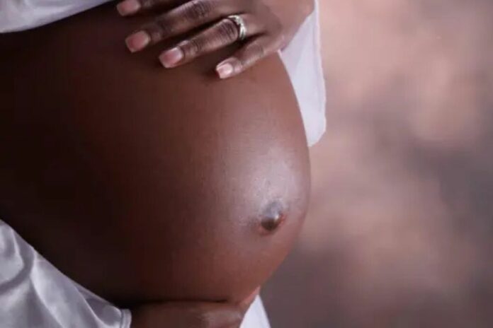 Grossesse corps mère enfant