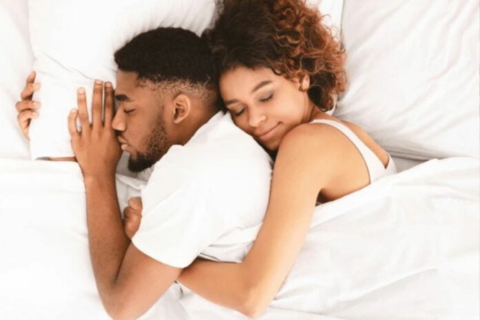 Dormir à deux : quand partager son lit devient un atout pour la santé Dormir à deux : quand partager son lit devient un atout pour la santé