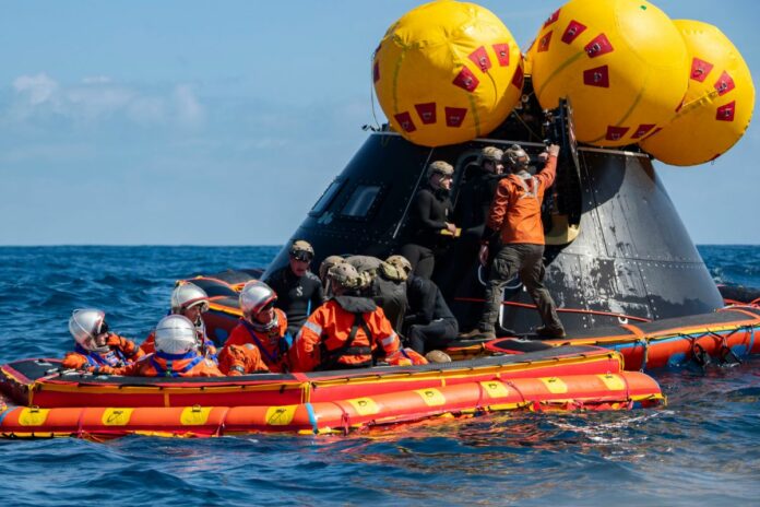 Artémis II astronautes Terre Lune