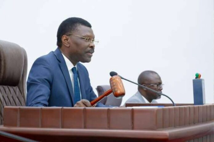 Bénin Joseph Djogbénou administration parlementaire