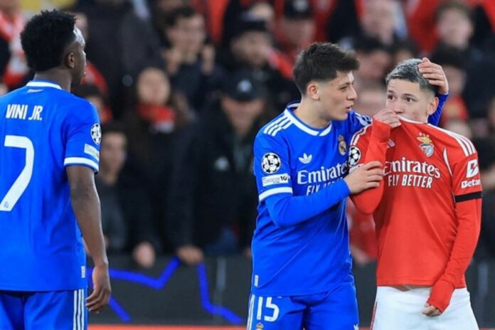 FIFA Loi Vinicius carton rouge bouche