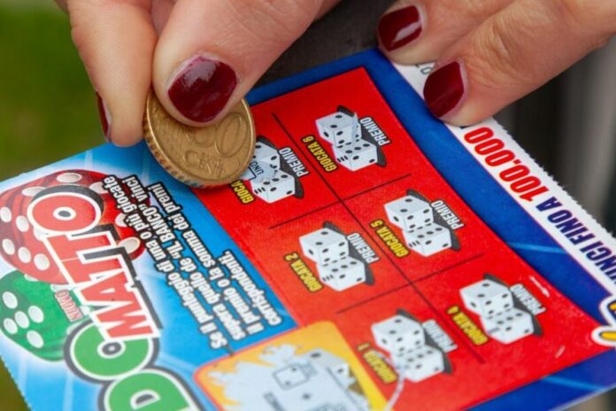 Italie femme mari ticket loto