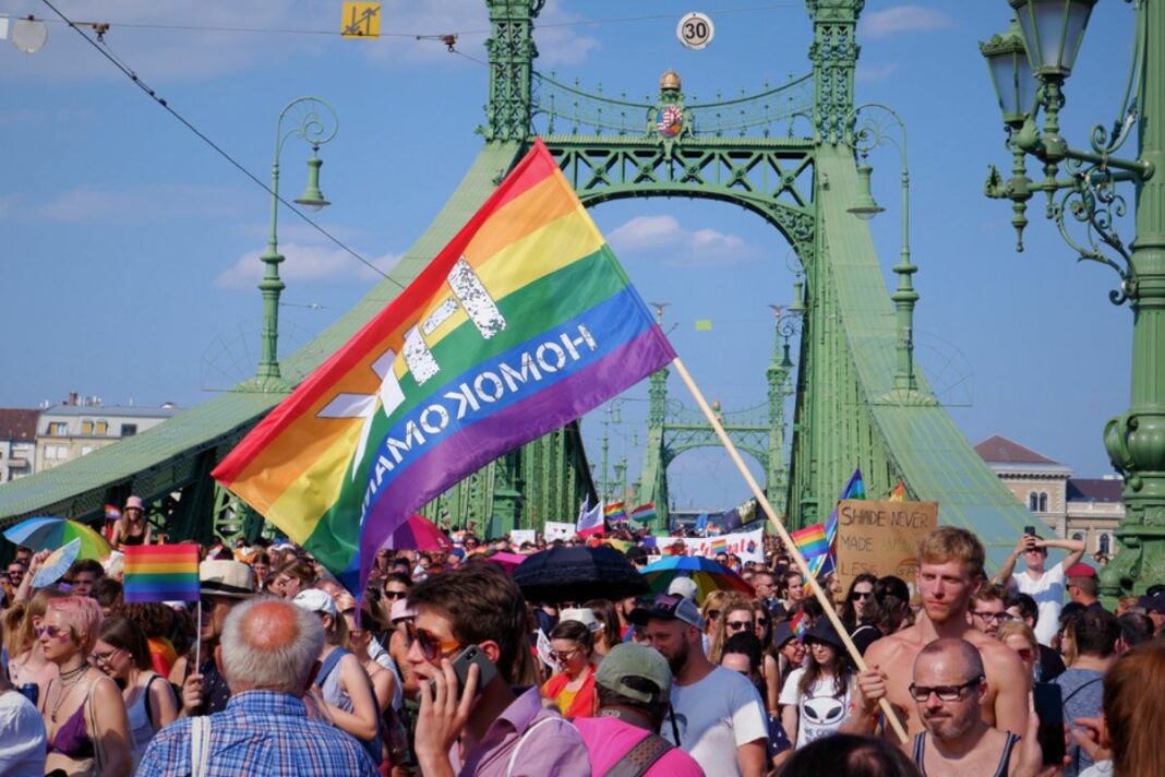 Hongrie : la loi anti-LGBT+ jugée discriminatoire et contraire au droit ...