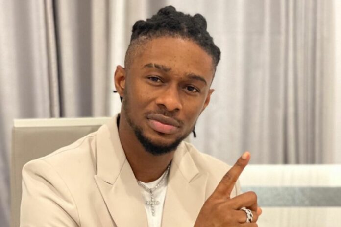 Le rituel de KS Bloom après avoir couché avec une femme révélé : l’artiste dénonce une diffamation KS Bloom couché femme artiste diffamation