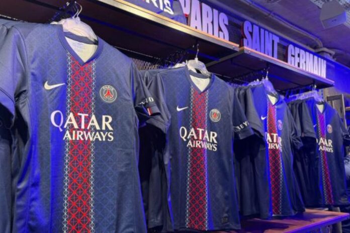 Ligue des champions PSG maillot deux étoiles