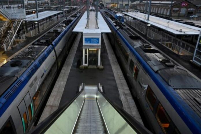 France homme TGV près Vitré
