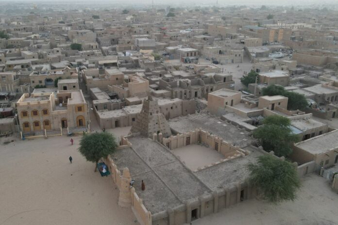 Mali Tombouctou électricité eau carburant