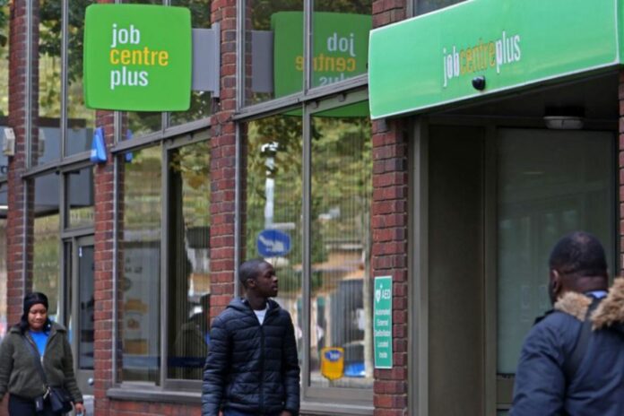 Royaume-Uni gouvernement emploi allocations maladie
