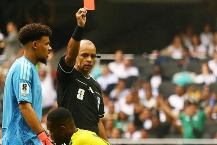 Coupe du monde 2026 match cartons rouges