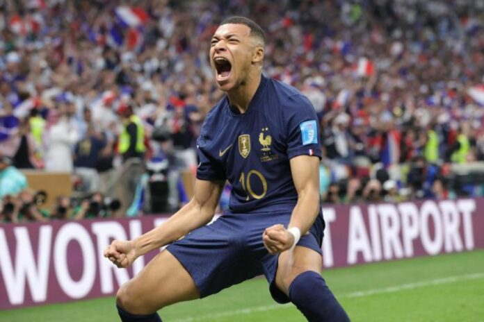 Football : Kylian Mbappé entre encore dans l’histoire avec un triplé inédit