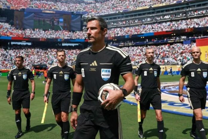 Coupe du monde 2026 : l'arbitre de la finale prend sa retraite
