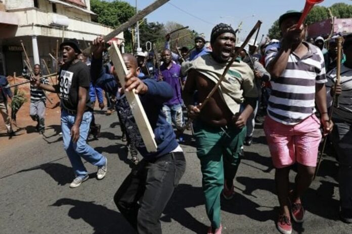 Afrique du Sud : la CPI saisie pour enquêter sur les violences xénophobes
