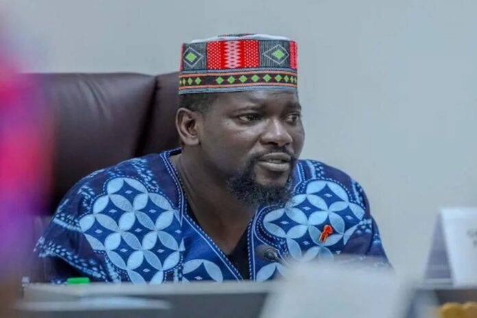 Guinée : Doumbouya rend obligatoire le raffinage local de l’or avant toute exportation