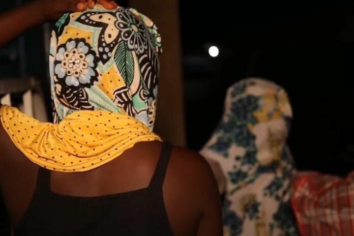 Sénégal : la police porte un coup dur à un réseau de proxénétisme