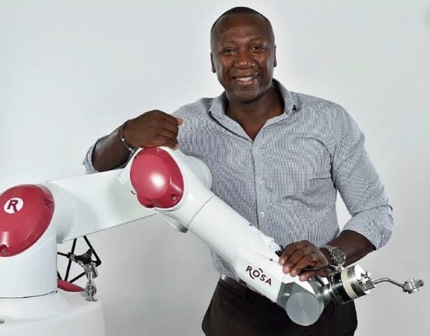 France : l'entrepreneur franco-béninois Bertin Nahum récompensé pour son innovation en robotique chirurgicale
