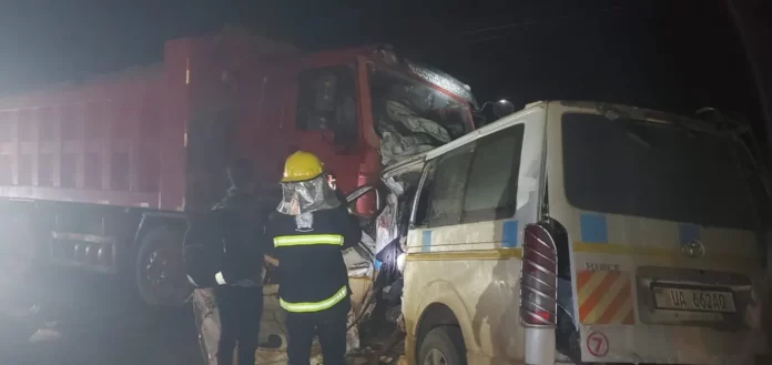 Ouganda : au moins 14 morts dans une collision entre un minibus et un camion