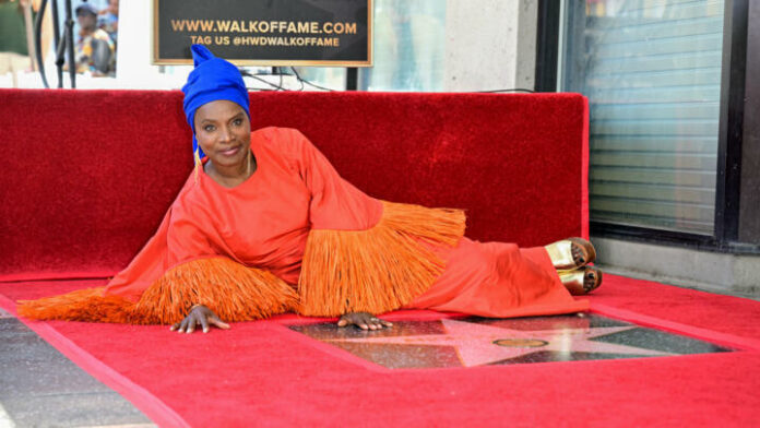 Angélique Kidjo devient la première artiste africaine noire à recevoir une étoile à Hollywood