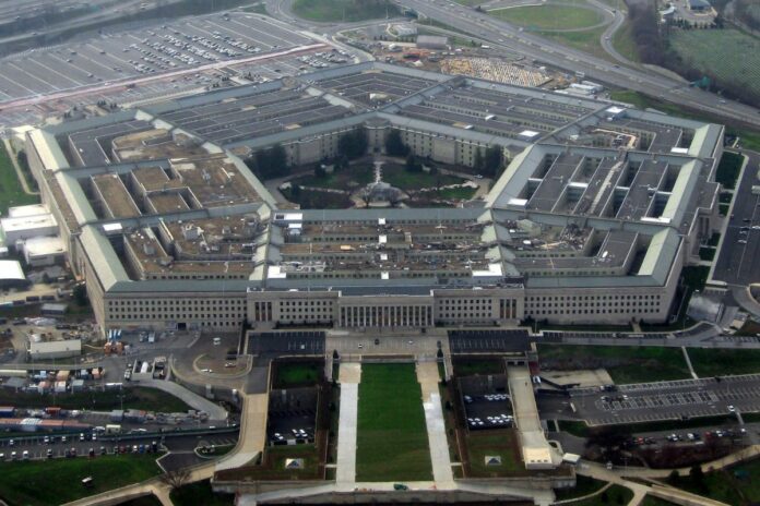 États-Unis : face à la baisse des stocks, le Pentagone presse l’industrie de l’armement