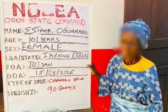 Nigeria : à 101 ans, une arrière-grand-mère arrêtée pour une vente présumée de cannabis