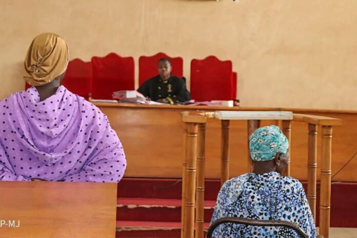 Burkina Faso : six femmes jugées pour l’excision de trois fillettes