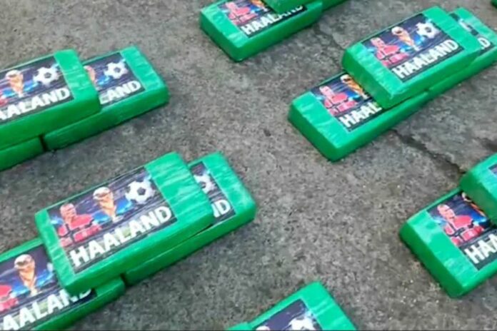 Équateur : le visage d’Haaland sur 469 kilos de cocaïne saisis dans un camion