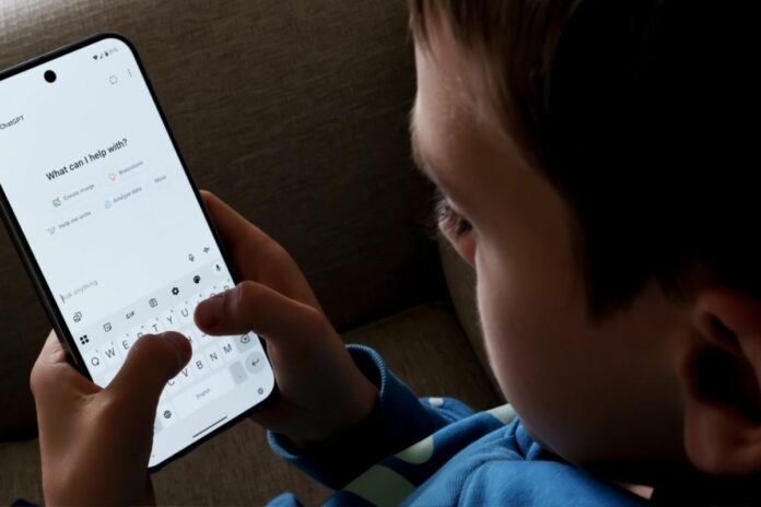 ChatGPT for Teens est arrivé : voici comment OpenAI compte protéger (et faire étudier) les ados