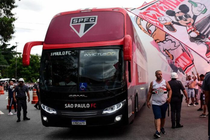 Bolivie : plus de 80 kg de marijuana retrouvés dans un bus destiné à l’équipe de São Paulo FC