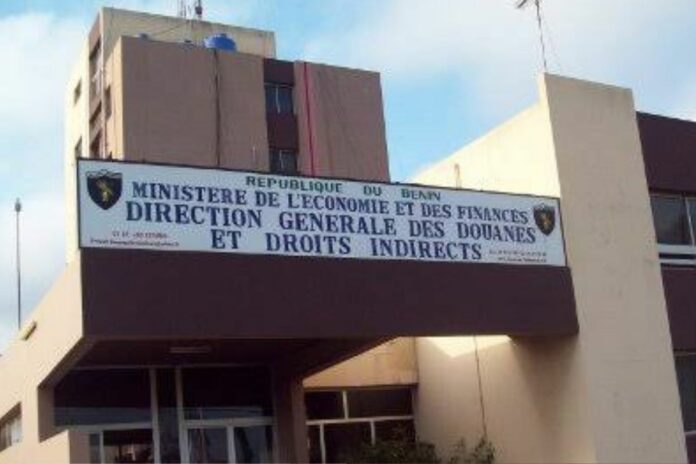 Bénin : les règles de dédouanement des véhicules renforcées aux frontières