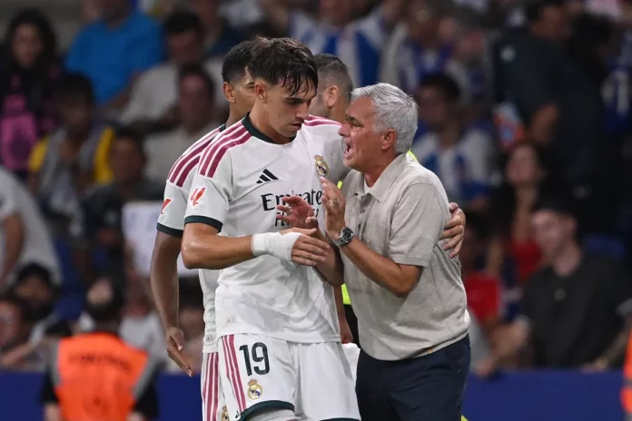 Real Madrid : Carlos Espi, le nouveau phénomène qui séduit déjà Mourinho