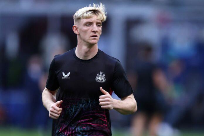 Anthony Gordon : voici les deux favoris qu’il voit pour le Ballon d’Or 2026