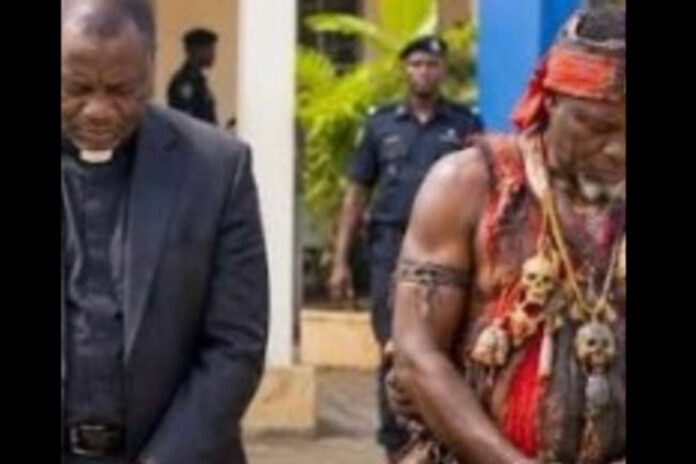 Ghana : un pasteur et un féticheur arrêtés pour trafic de faux billets