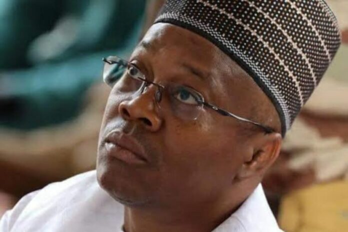 Cameroun : l’étrange affaire des lunettes du ministre de l’Économie