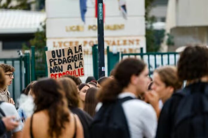 France : une mobilisation lycéenne perturbe déjà 180 établissements