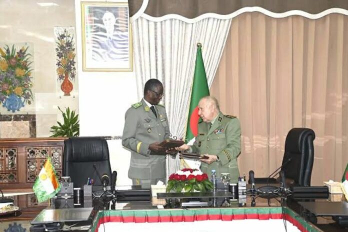 Algérie-Niger : un accord militaire pour renforcer la coopération sécuritaire