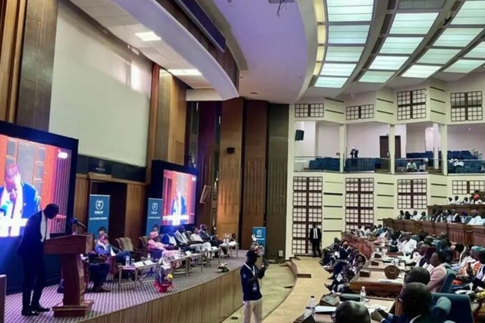 Sénégal : Kiiraay cherche à imposer sa ligne et à renforcer son ancrage local