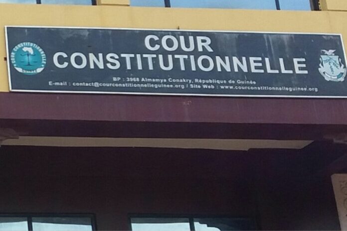 Guinée : des mandats d’arrêt décernés contre deux anciens membres de la Cour constitutionnelle