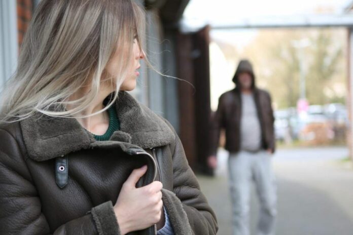 Science : pourquoi avez-vous parfois l’impression que quelqu’un vous regarde sans même tourner la tête ?