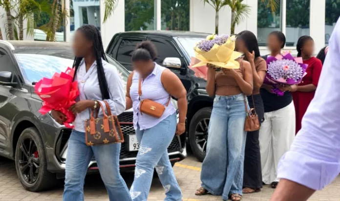 Ghana : faire des bouquets d’argent peut désormais coûter cher, 7 personnes arrêtées