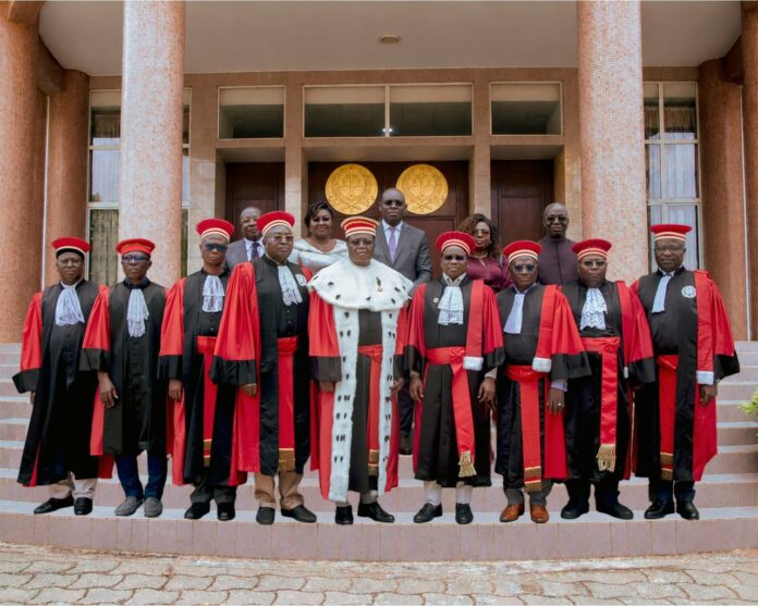 Bénin : cinq nouveaux membres de l’ARCEP prêtent serment devant la Cour suprême